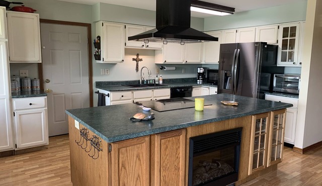 Serene, Quiet and Beautiful House with a Stunning Western Lake View