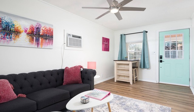 Serene & Quiet Cottage | Office | 5 Min to RH