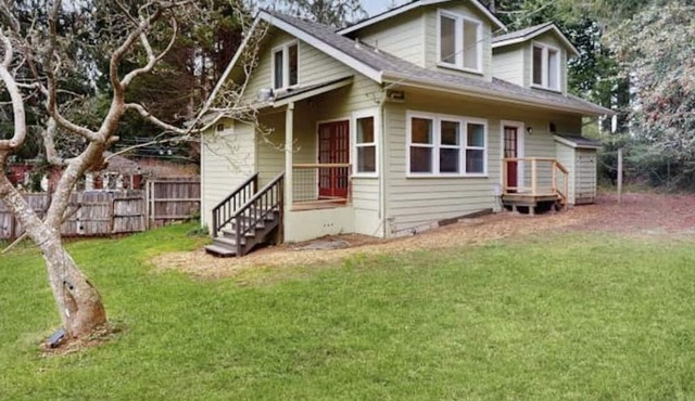 Serene, renovated home on 3 acres - close to hiking trails, redwoods, & beach