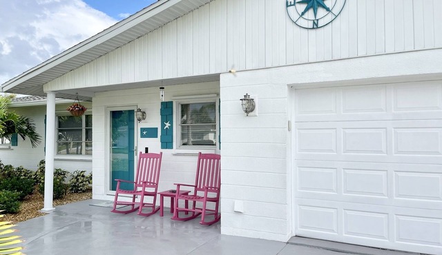 Serene Retreat - 5 mins to Beach, with Beach Gear, Firepit, Bicycles