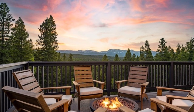 Serene Retreat Amazing Views Hottub Sauna Xbox