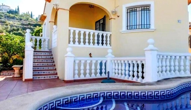 Serene Retreat in El Ràfol