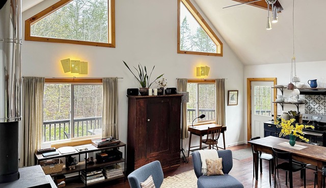 Serene Retreat on a Stream with Fire Pit Close to Skiing and Hiking