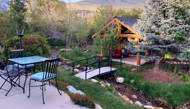 Serene riverfront 1 bedroom ski property!