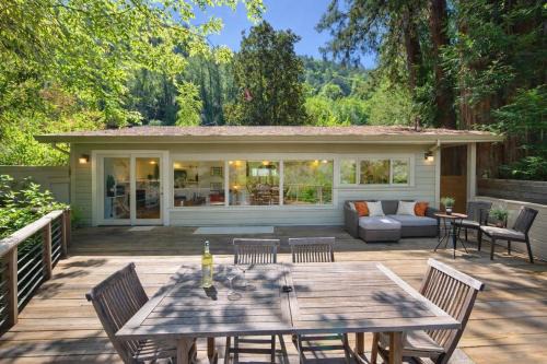 Serene Riverfront Cottage In Healdsburg Views Kayaks 1 5 Mile To Downtown