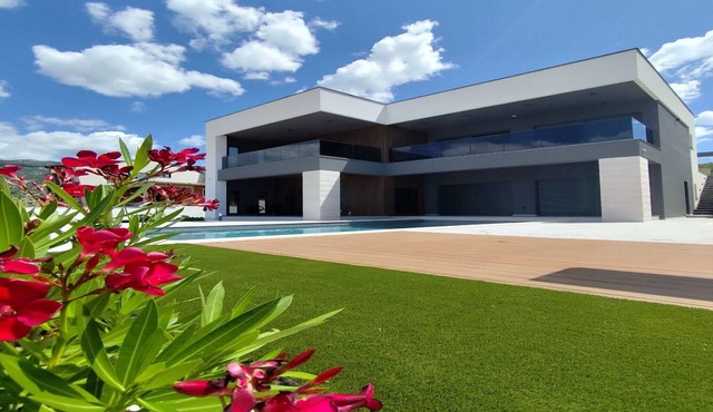 Serene Rovanjska Villa for 10