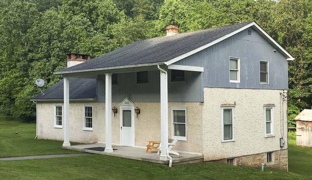 Serene Saxton Lodge: 7 Mi to Lake Raystown!