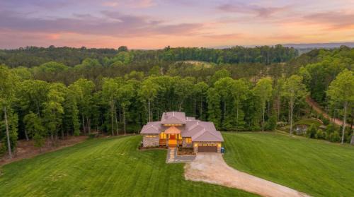 Serene SC Getaway w Views Firepit Sleeps 8