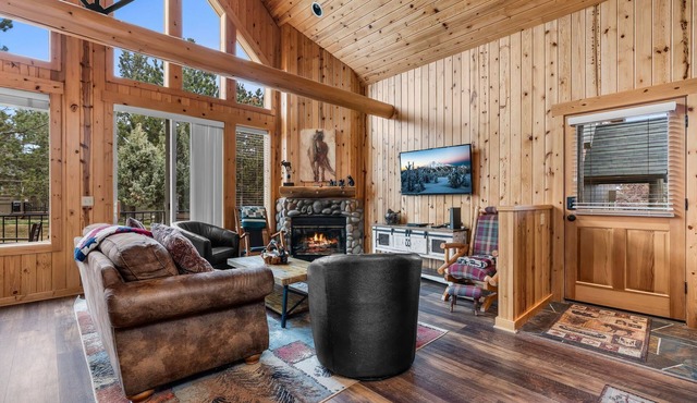 Serene & Secluded Eagle Crest Chalet