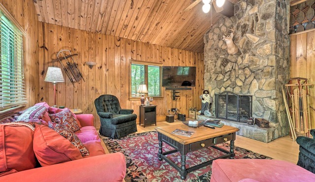 Serene Sky Valley Family Chalet w/Fireplace