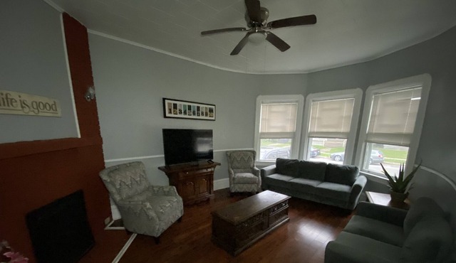 Serene Space Near Ellis Hospital, Rivers Casino & Downtown