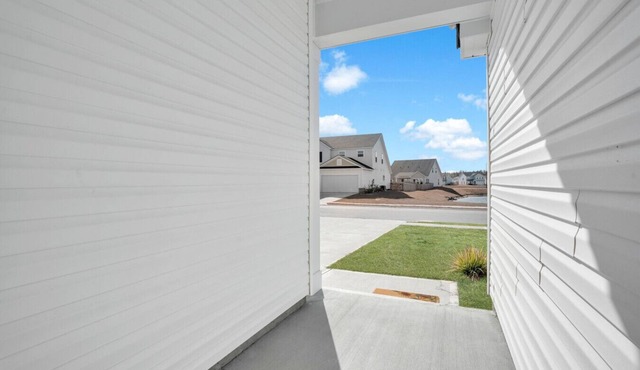 Serene Stay in Savannah`s Residential Heaven