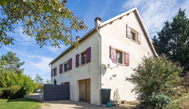 Serene Stay in Thédirac Hills