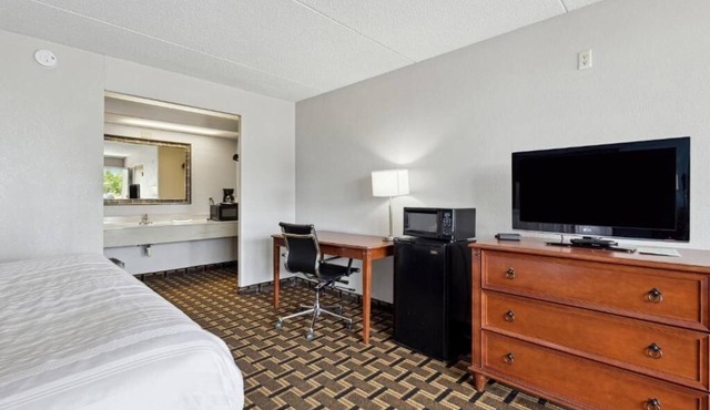 Serene Stay Near Jordan Knob, Free Parking, Pet Friendly