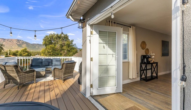 Serene Stay w/Mountain Views in Downtown Monument