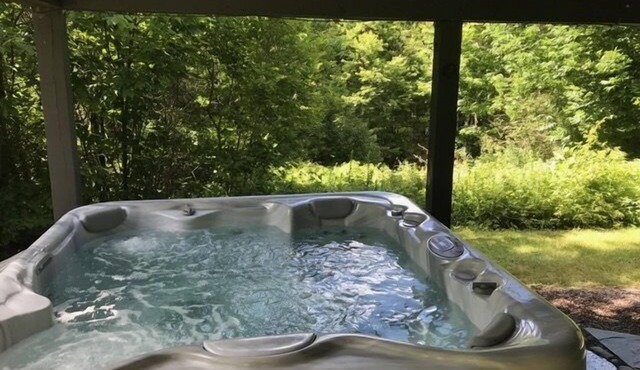 Serene Stowe Retreat Nestled in the Woods