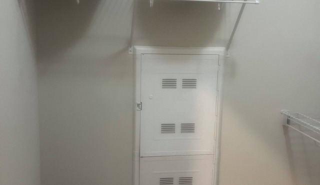 Serene-studio apartment with fitness room and terrace in delightful Tucker.