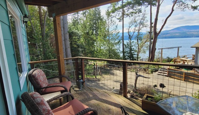 Serene Sunset Suite on Historic Discovery Bay