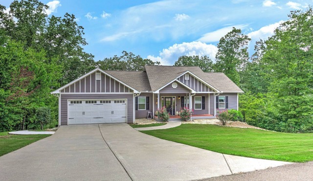 Serene Surroundings, Movie Nights, Cookouts & Fireside Sips Near Downtown Fun - The Winchester House