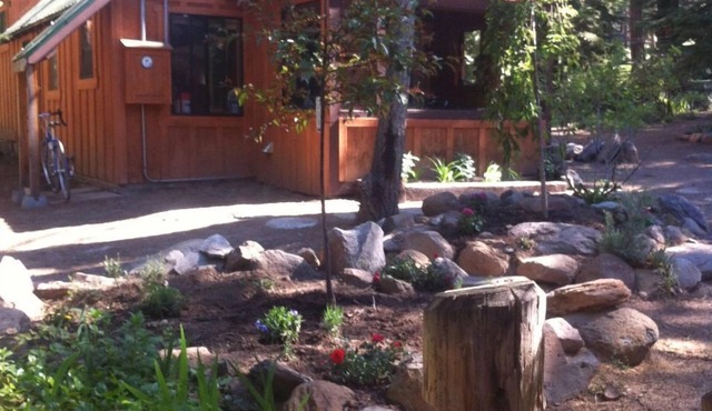 Serene Tahoe cabin bordering the National Forest
