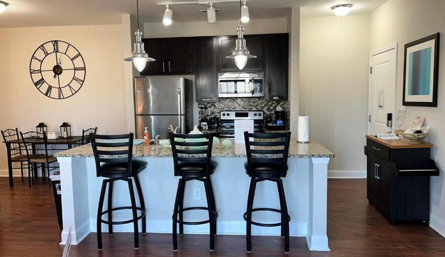 Serene **Uptown** 2BR/2BA Apartment