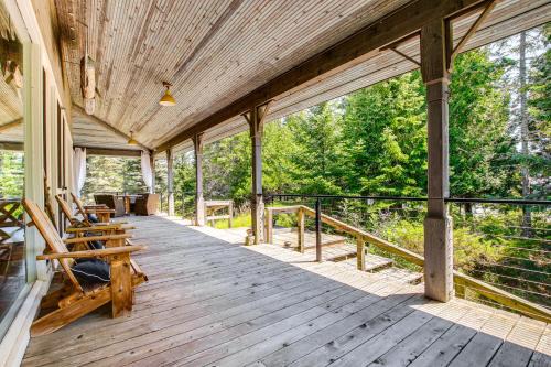 Serene Washington Island Getaway with Private Beach!