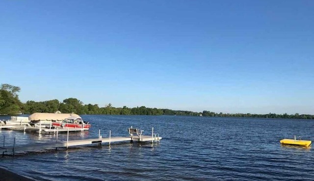 Serene Waterfront Cabin on Barrett Lake – Your Peaceful Escape Awaits