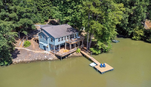 Serene Waterfront Home @ Jackson Lake Escape