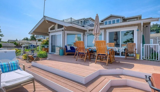 Serene Waterfront Retreat