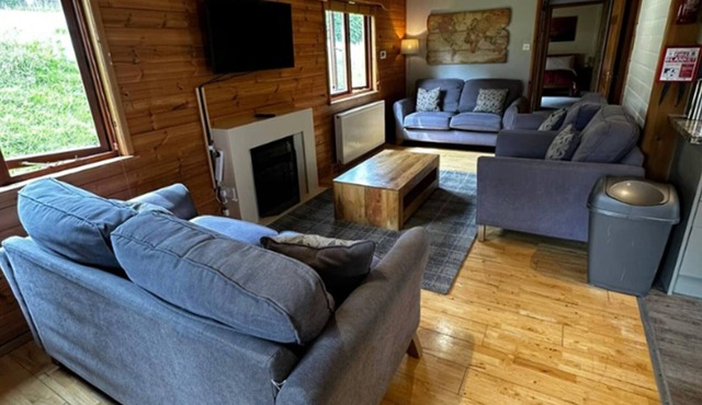 Serene Watermouth Cabin Retreat with Hot Tub & Stunning Coastal Views