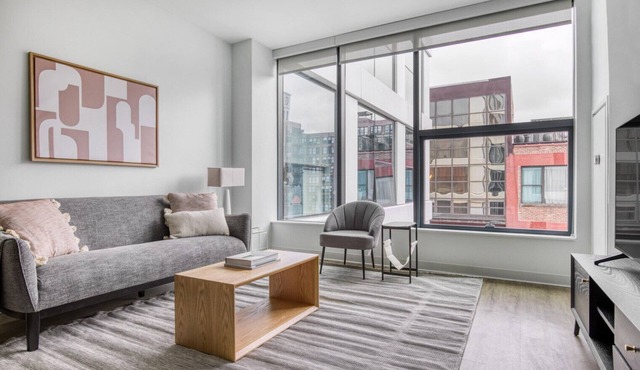 Serene West Loop 1BR w/Gym & Pool in heart of Greektown, by Blueground
