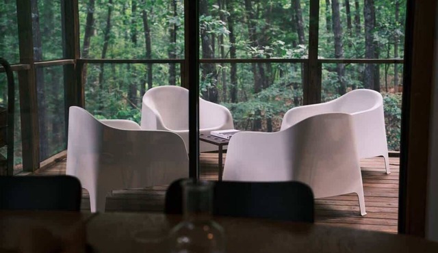 Serene Wooded Oasis, Close to Local Gems