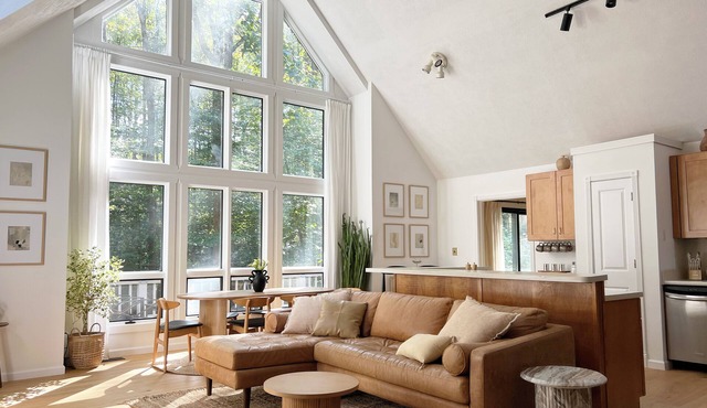 Serene Woodland Wellness Retreat with Sauna, Cold Plunge & Hot Tub