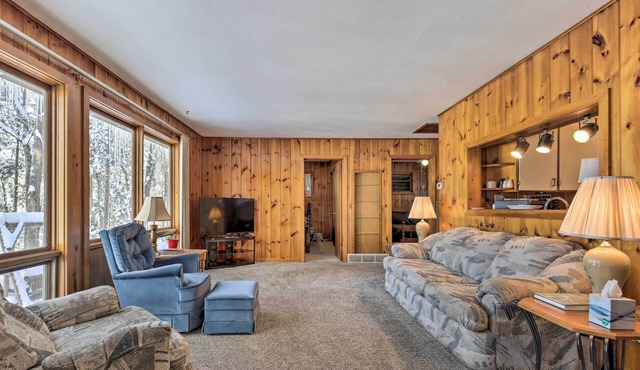 Serene Woodruff Cottage: Lakefront Access!