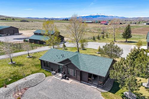 Serene Yellowstone Country Retreat with Deck and Views