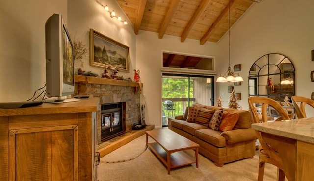 Serenity: 1 BR, 1.5 BA Townhouse in Carnelian Bay, Sleeps 5