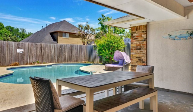 ~Serenity 4BR Haven w/Lagoon Pool|Heart of Plano~