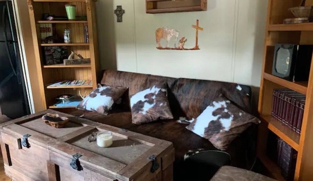 Serenity Acres Sanctuary -BnB & Resort- Cowboy Comfort Lodge