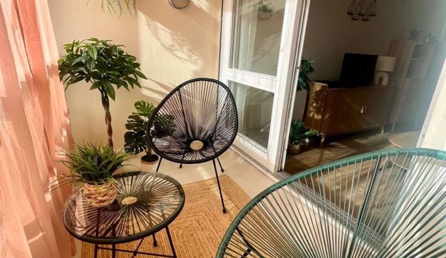 - Serenity, apartment with loggia 5min from the beach