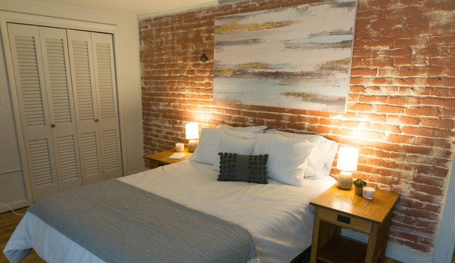 Serenity Apt in DT Charles Town near Harpers Ferry