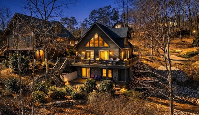 Serenity Bay Lakefront Cabin w/Boat Slip.