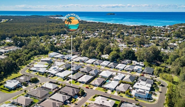 Serenity Bay Retreat - Luxury Coastal Living