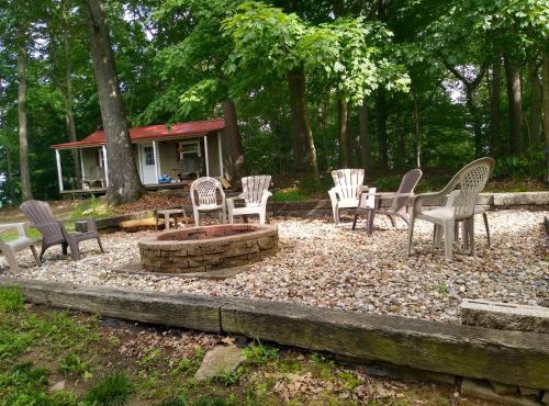 Serenity cabin on the hill