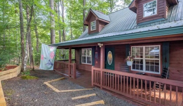 Serenity Cabin with Fireplace