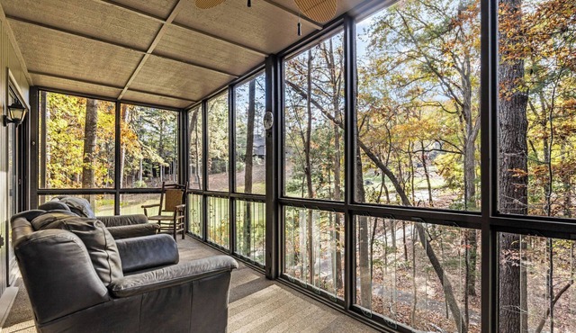 Serenity Condo - Golf Course Views, Pet Friendly + Access to Big Canoe Community!