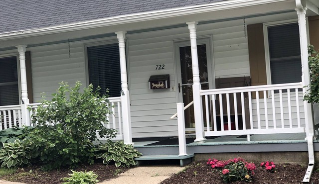 Serenity Cottage at Mineral Point