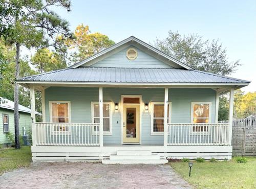 Serenity Cottage , Fenced Yard, Hot Tub, Firepit, Near Bay, Santa Rosa Beach