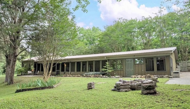 Serenity Cove-a unique waterfront home with canoe, kayak and fire pit!