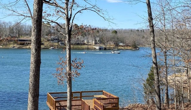 Serenity Cove Cottage on Lake Thunderbird