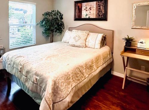 Serenity Gardens private guest suite in Historic Lutz